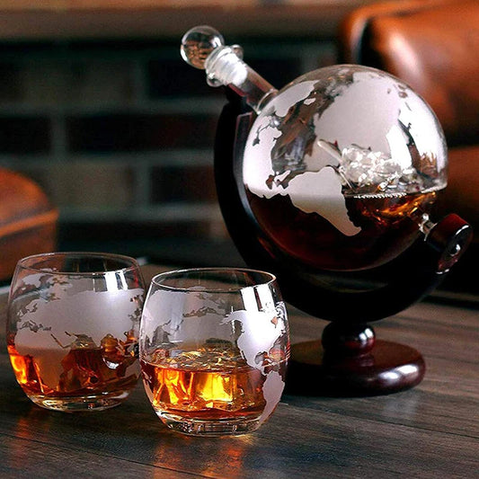 Whiskey Globe Karaffe mit 2 Wiskey Gläsern